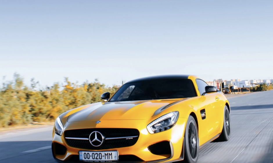 Staying Safe and Smart with Traveling in Rented Convertible at Tourist Season in Dubai: 